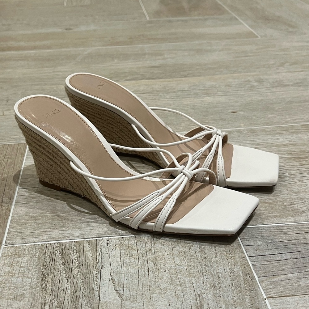 Mango size 7.5 wedges